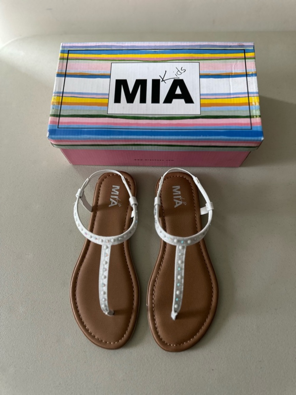 NIB MIA Kids Cassidy Sandals Big Girl 5M WHITE